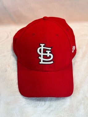 New Era Black and Red Fitted Cap Interior Label